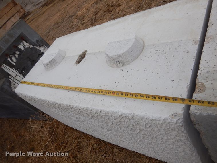 image for item MX9933 (50) concrete blocks