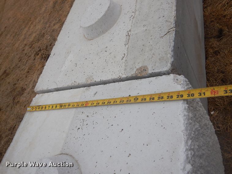 image for item MX9933 (50) concrete blocks