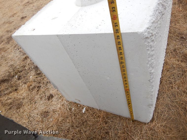 image for item MX9933 (50) concrete blocks