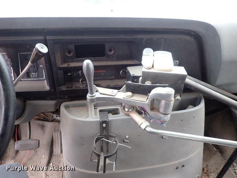 image for item DC4022 1987 Ford E350  school bus