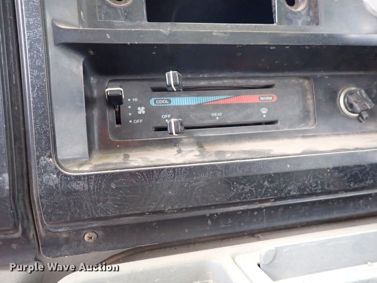 image for item DC4022 1987 Ford E350  school bus