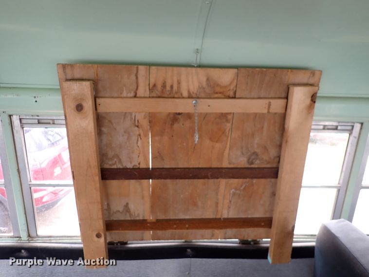 image for item DC4022 1987 Ford E350  school bus