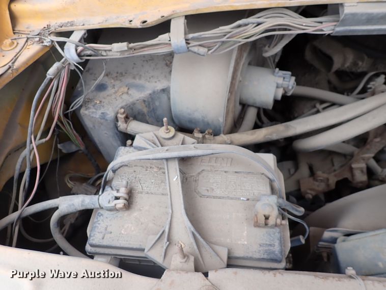 image for item DC4022 1987 Ford E350  school bus