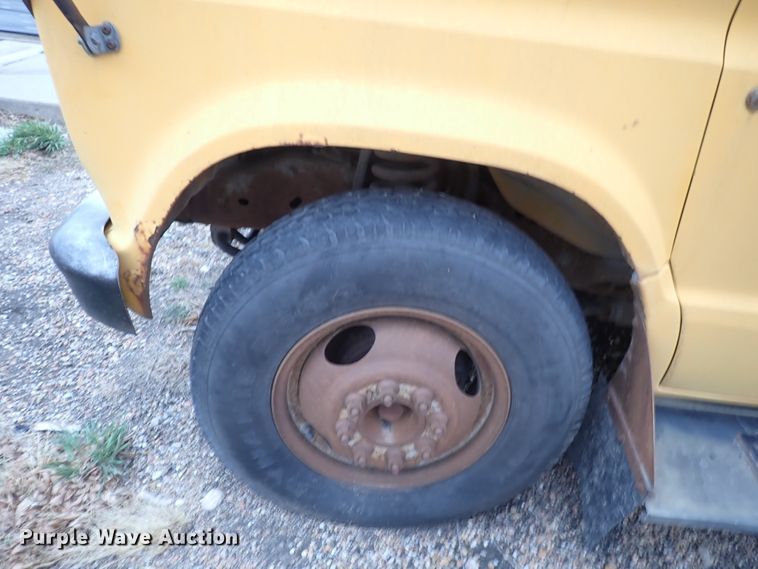 image for item DC4022 1987 Ford E350  school bus