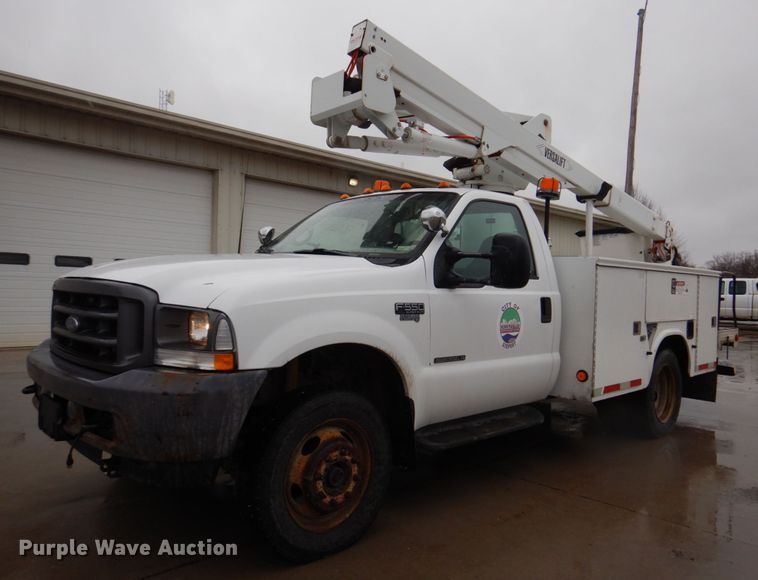 image for item DH8220 2002 Ford F550 Super Duty  bucket truck