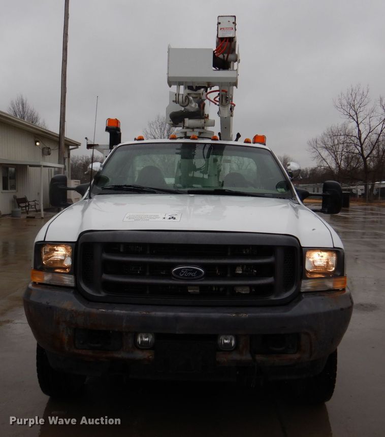 image for item DH8220 2002 Ford F550 Super Duty  bucket truck