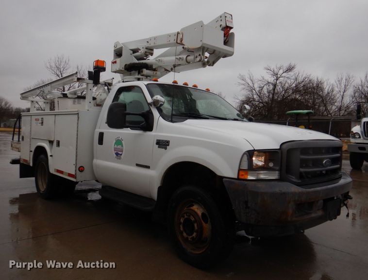 image for item DH8220 2002 Ford F550 Super Duty  bucket truck