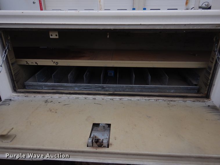 image for item DH8220 2002 Ford F550 Super Duty  bucket truck