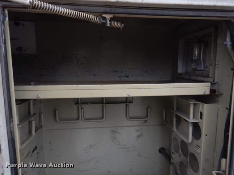 image for item DH8220 2002 Ford F550 Super Duty  bucket truck