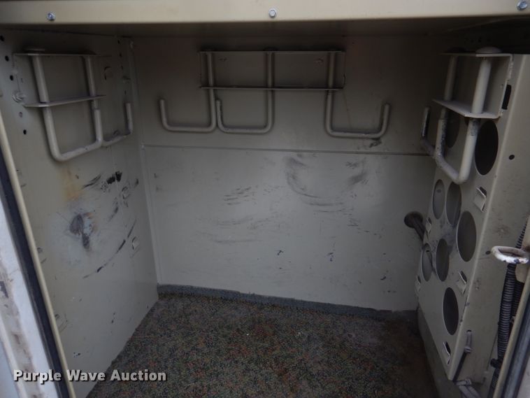 image for item DH8220 2002 Ford F550 Super Duty  bucket truck