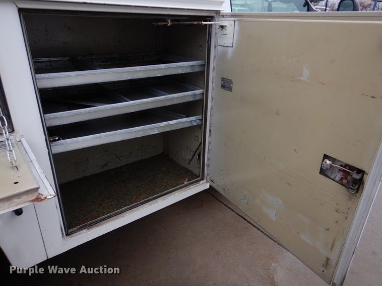 image for item DH8220 2002 Ford F550 Super Duty  bucket truck