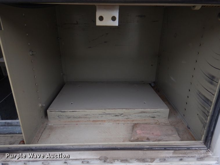 image for item DH8220 2002 Ford F550 Super Duty  bucket truck