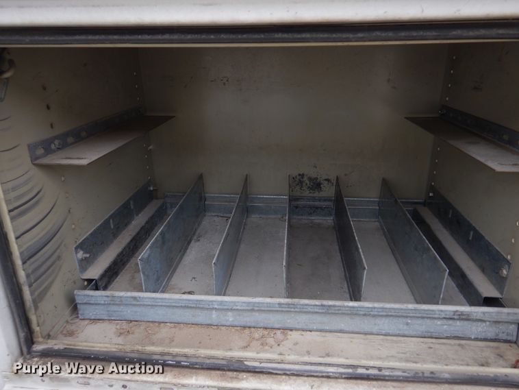 image for item DH8220 2002 Ford F550 Super Duty  bucket truck