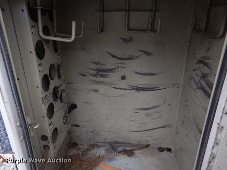 image for item DH8220 2002 Ford F550 Super Duty  bucket truck