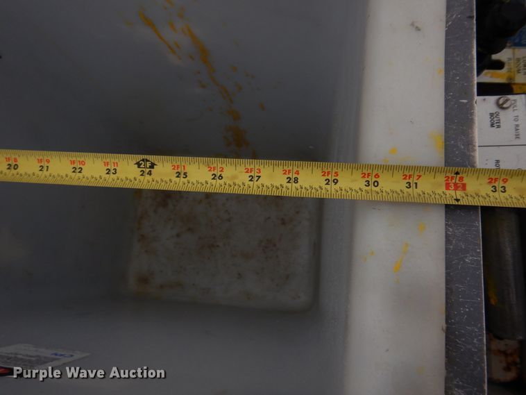 image for item DH8220 2002 Ford F550 Super Duty  bucket truck