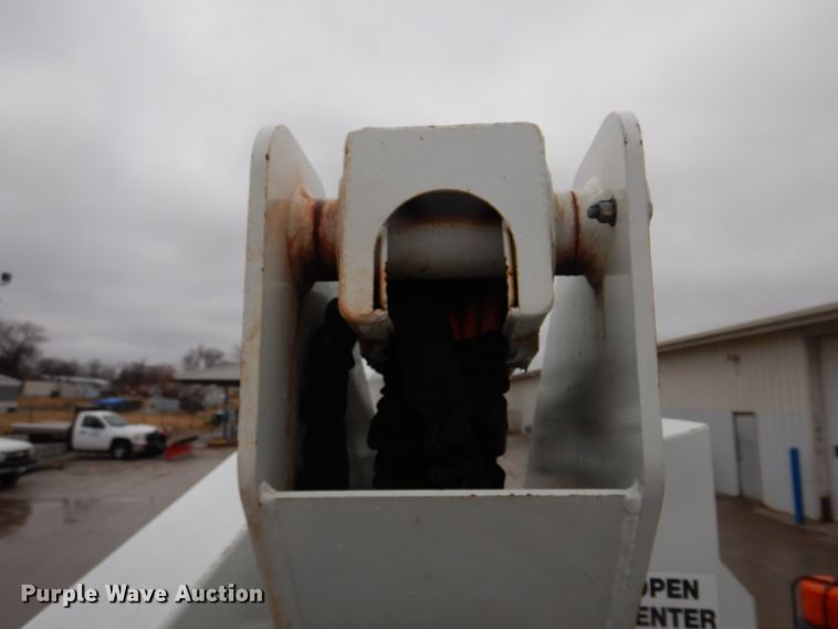 image for item DH8220 2002 Ford F550 Super Duty  bucket truck