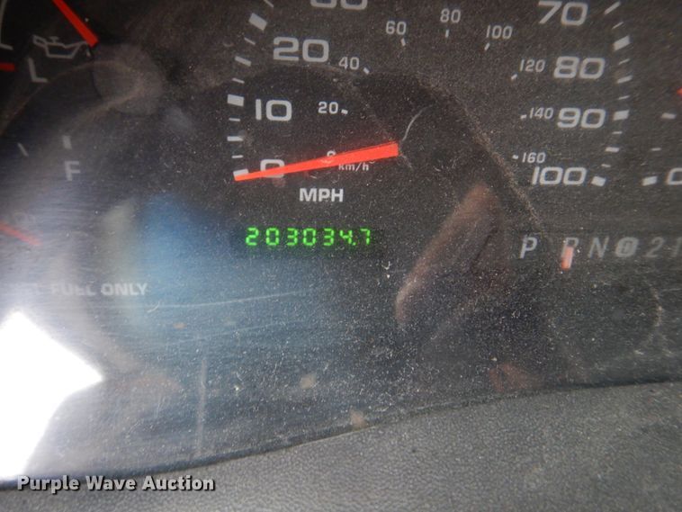 image for item DH8220 2002 Ford F550 Super Duty  bucket truck