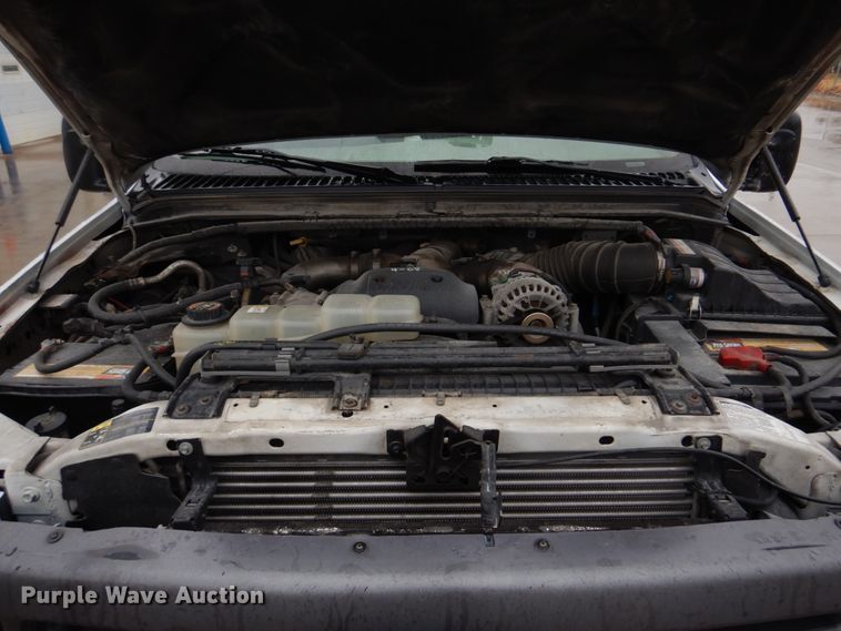 image for item DH8220 2002 Ford F550 Super Duty  bucket truck