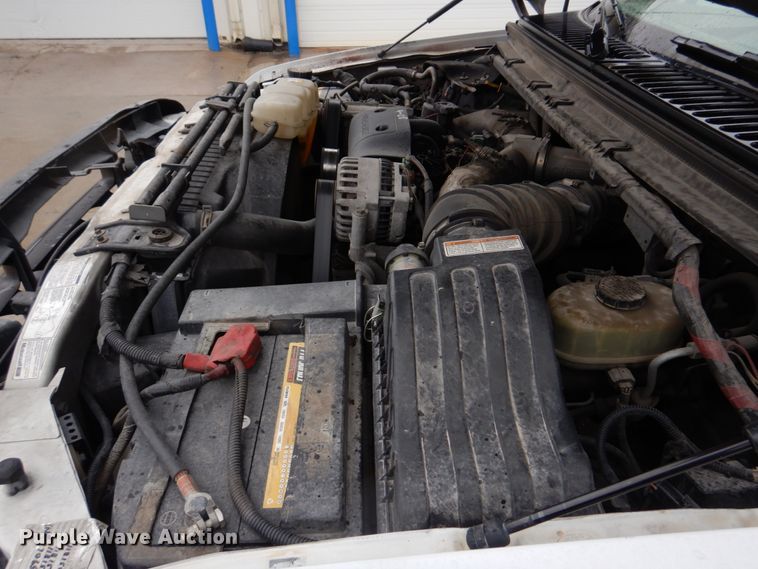 image for item DH8220 2002 Ford F550 Super Duty  bucket truck