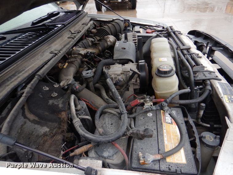 image for item DH8220 2002 Ford F550 Super Duty  bucket truck