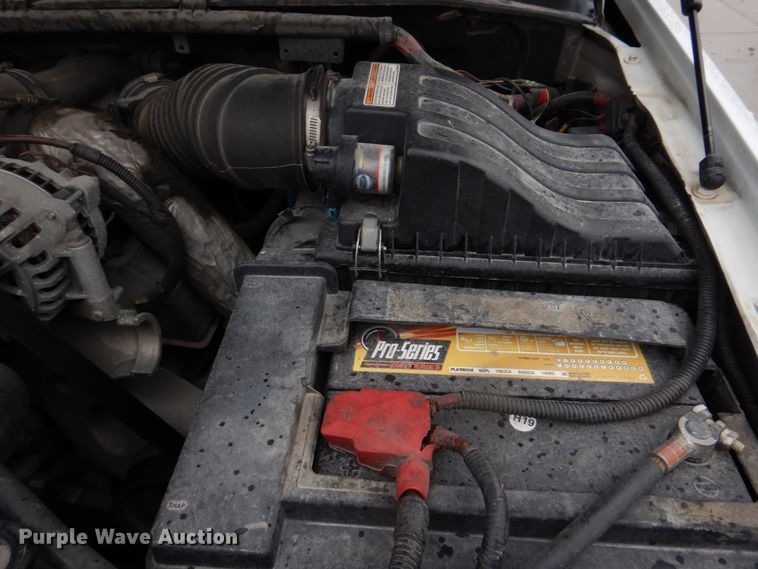 image for item DH8220 2002 Ford F550 Super Duty  bucket truck