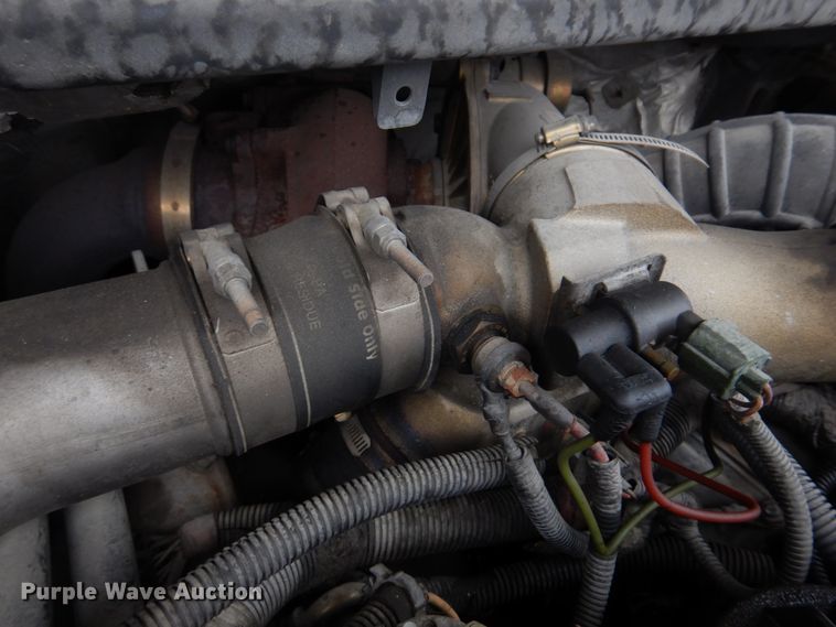 image for item DH8220 2002 Ford F550 Super Duty  bucket truck