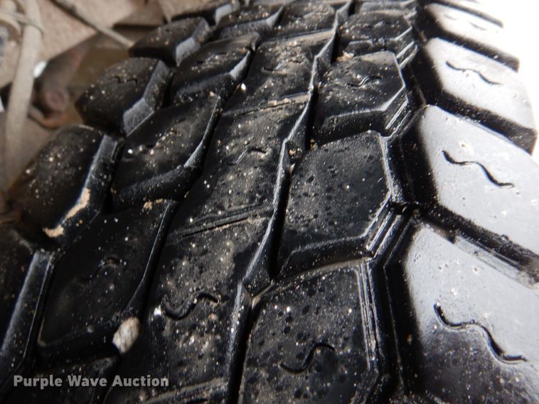 image for item DH8220 2002 Ford F550 Super Duty  bucket truck