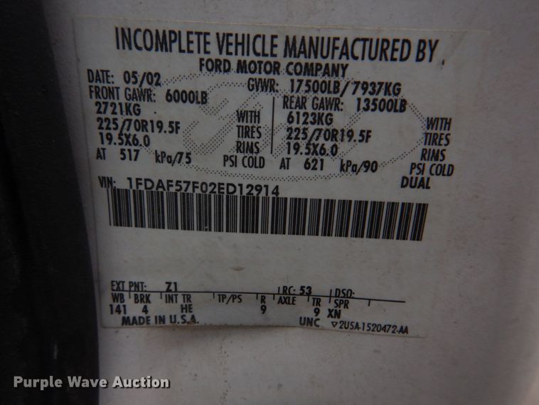 image for item DH8220 2002 Ford F550 Super Duty  bucket truck