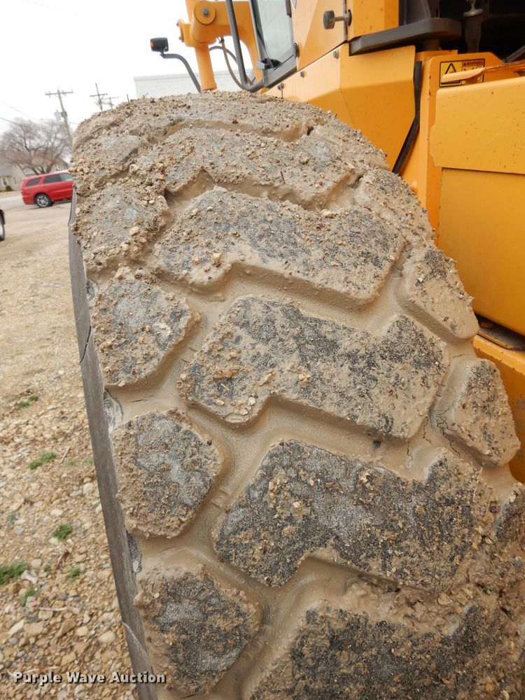 image for item DH8929 2013 Volvo G940B  motor grader