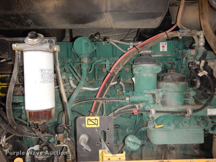 image for item DH8929 2013 Volvo G940B  motor grader