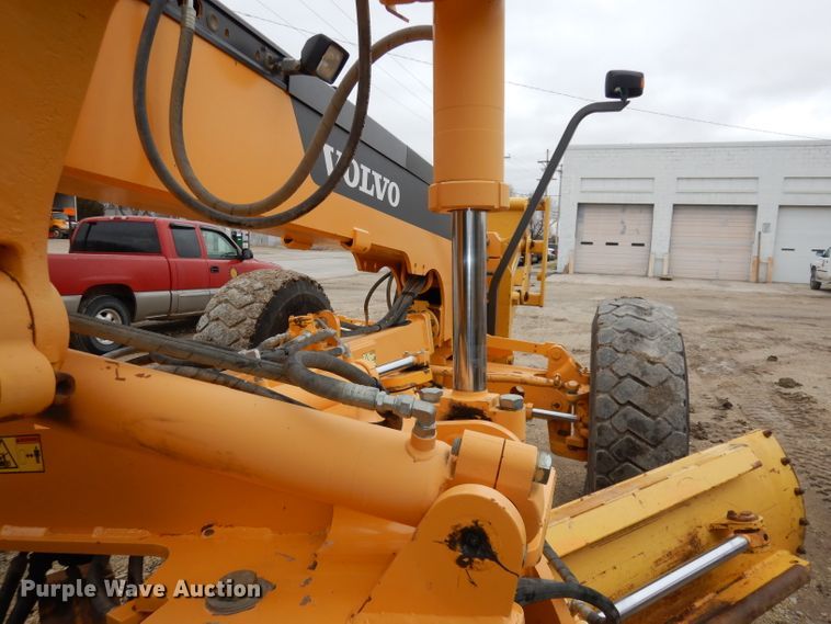 image for item DH8929 2013 Volvo G940B  motor grader