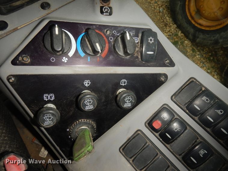 image for item DH8929 2013 Volvo G940B  motor grader