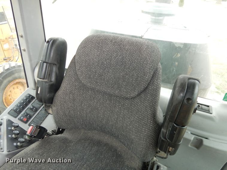 image for item DH8929 2013 Volvo G940B  motor grader