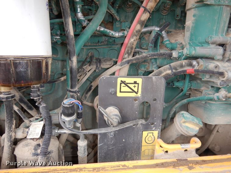 image for item DH8932 2014 Volvo G940B  motor grader