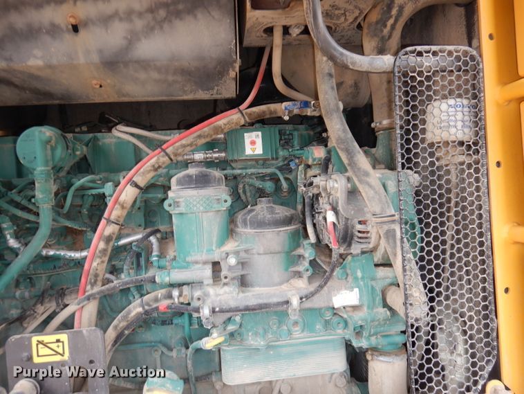 image for item DH8932 2014 Volvo G940B  motor grader