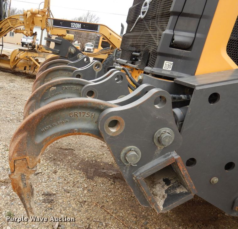 image for item DH8932 2014 Volvo G940B  motor grader