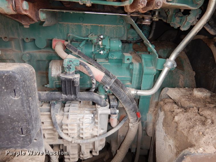 image for item DH8932 2014 Volvo G940B  motor grader
