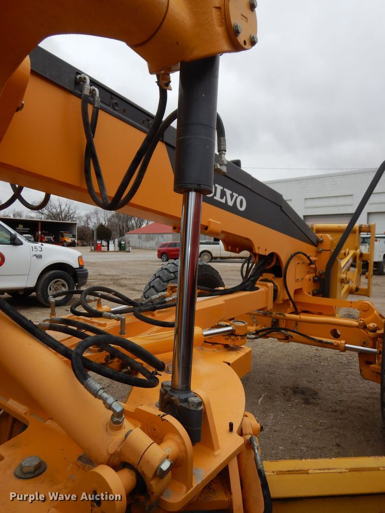 image for item DH8932 2014 Volvo G940B  motor grader