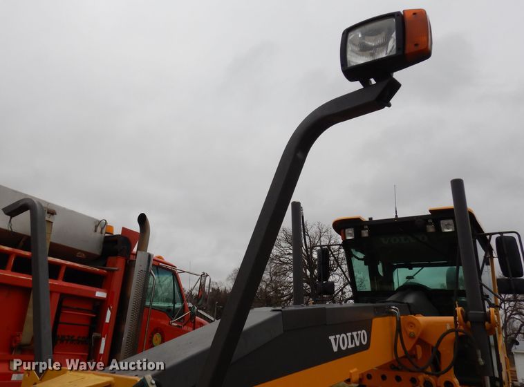 image for item DH8932 2014 Volvo G940B  motor grader