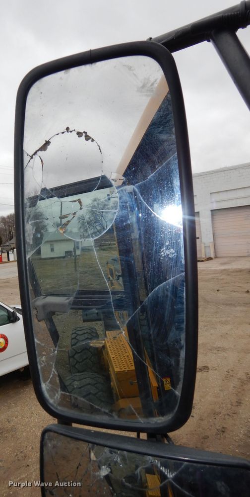 image for item DH8932 2014 Volvo G940B  motor grader