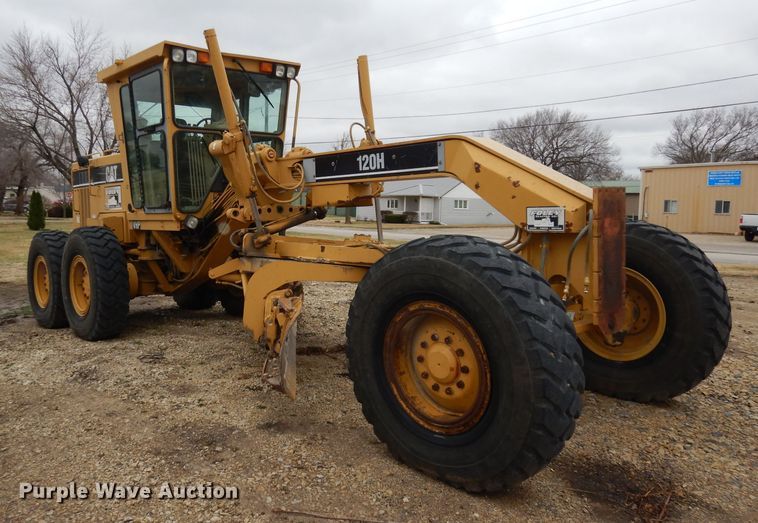 image for item DH8933 1998 Caterpillar 120H  motor grader