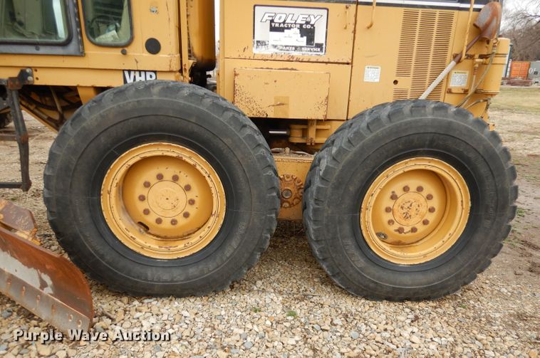 image for item DH8933 1998 Caterpillar 120H  motor grader