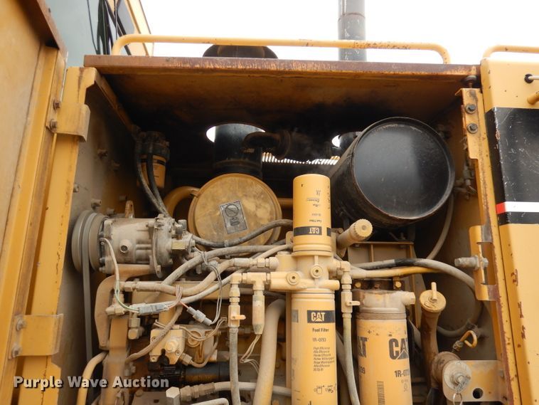 image for item DH8933 1998 Caterpillar 120H  motor grader