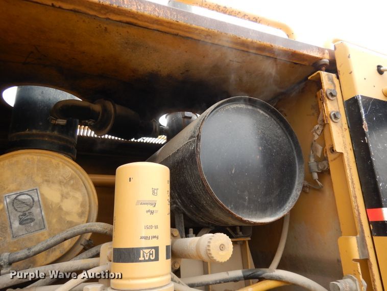 image for item DH8933 1998 Caterpillar 120H  motor grader