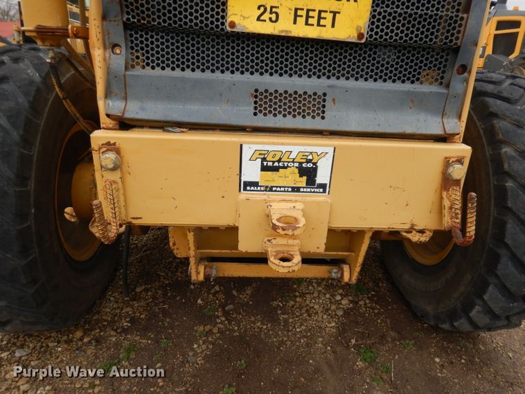 image for item DH8933 1998 Caterpillar 120H  motor grader