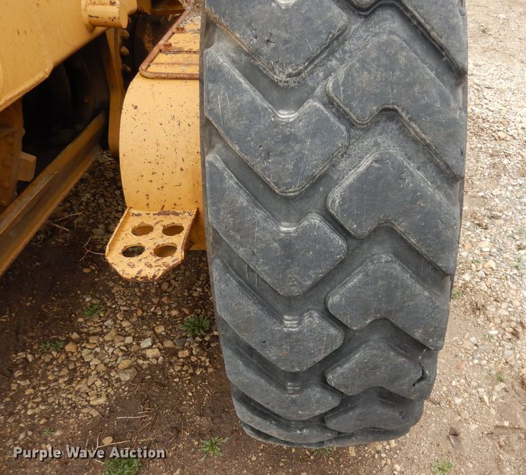 image for item DH8933 1998 Caterpillar 120H  motor grader