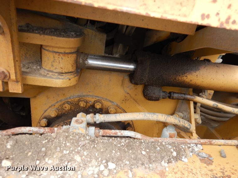 image for item DH8933 1998 Caterpillar 120H  motor grader