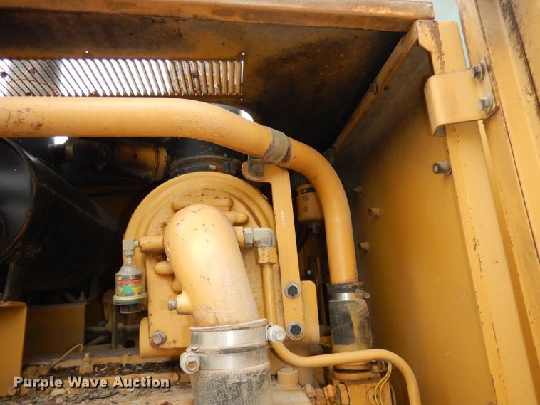 image for item DH8933 1998 Caterpillar 120H  motor grader