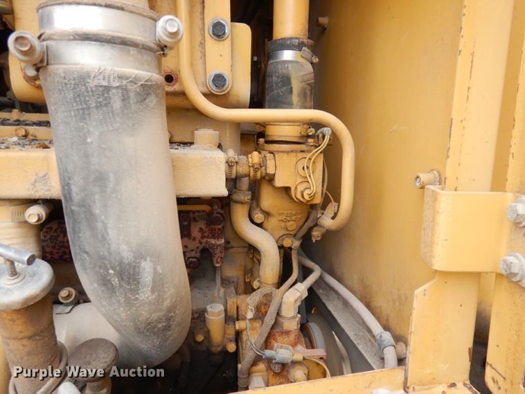 image for item DH8933 1998 Caterpillar 120H  motor grader