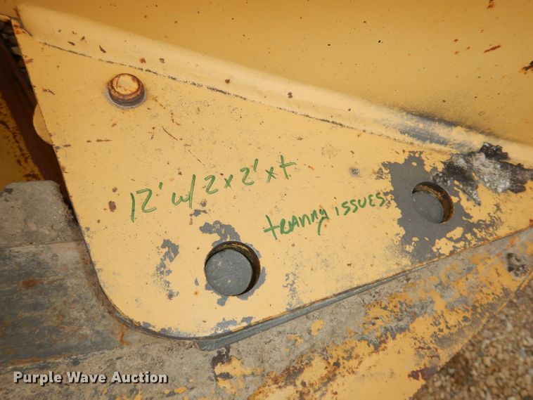 image for item DH8933 1998 Caterpillar 120H  motor grader